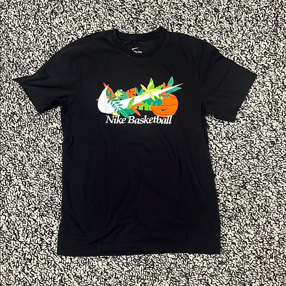 Nike Black rarely worn men's Basketball Graphic Tee